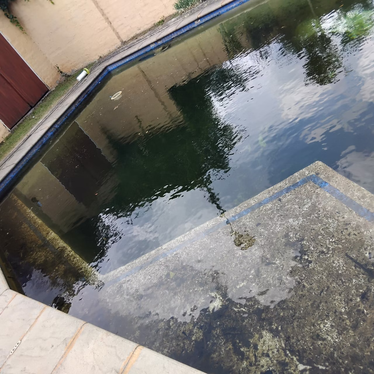Pool Vacumming